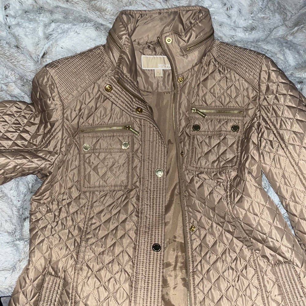 (M) gold w/ light tan winter coat with built in hoodie